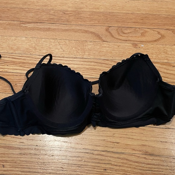 Victoria’s Secret Black Scalloped Halter-Tie Bra Bikini Top - Size 34C - Picture 3 of 5